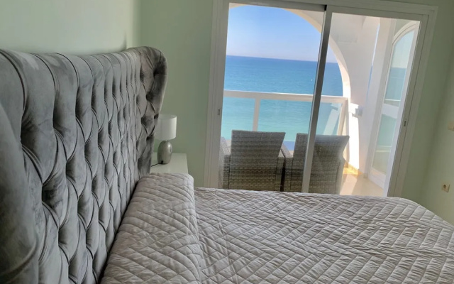 Apartment Aguamarina On The Beach Front