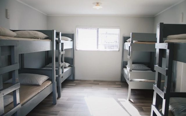 Hugo & Carter's Backpackers & Motel