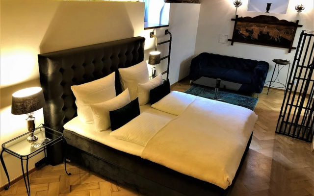 Historical Luxury Homes