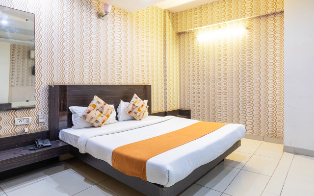 Fabhotel Shree Regency