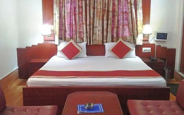 Hotel Savoy - Since 1951