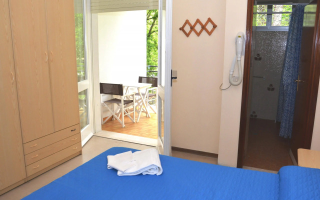 Hotel Week-End