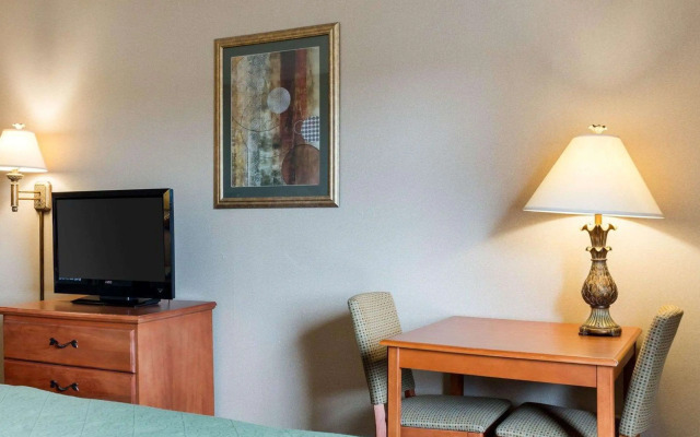 Quality Inn Brookings - University