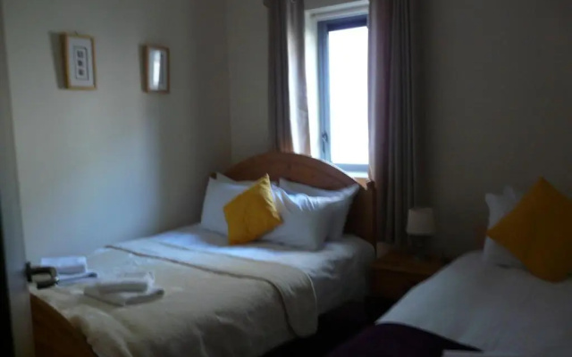 The Courtyard Apartments