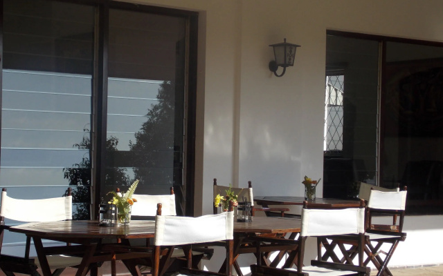 Bizafrika Guest Lodge & Conference Center