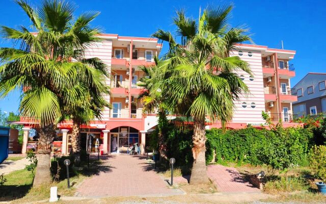 Sahara Hotel вид на фасад