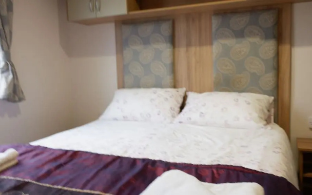 Excellent Caravan 4 Birth Sleeps 6 Tranquil Site