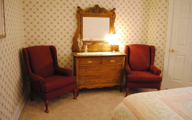 Brackett Creek Inn