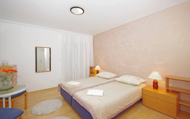 Studio apartment JaVi - free private parking: SA2 Trogir, Riviera Trogir