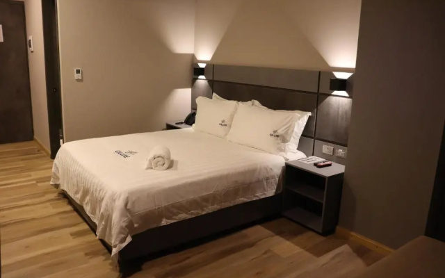 Giluxe Hotel