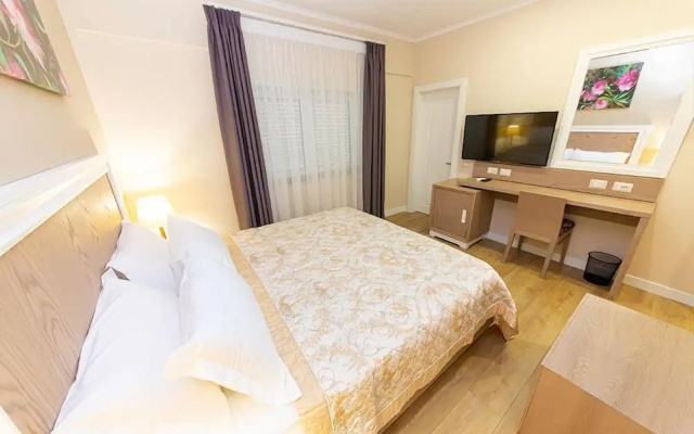 FM Hotel 02 Tirana