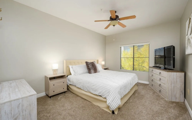Villa Desert Ridge 2 Bedroom Condo by RedAwning