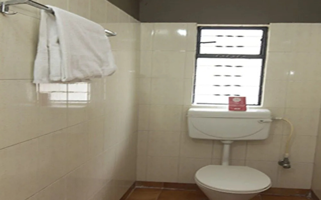 OYO 14200 Hotel Oasis