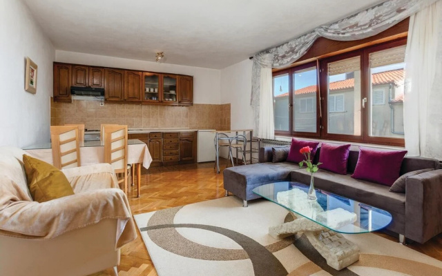 Nice Home in Podstrana With Wifi and 2 Bedrooms