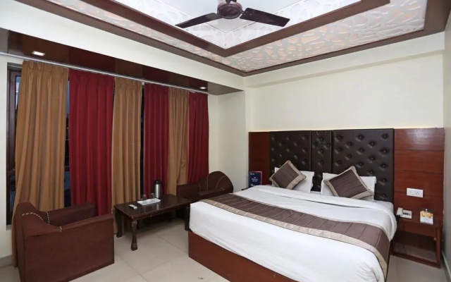 OYO 899 Dwaper Hotel