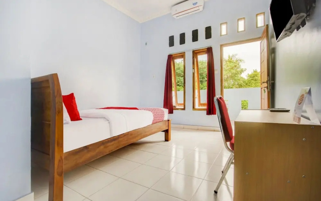 Azka Homestay Syariah by OYO Rooms