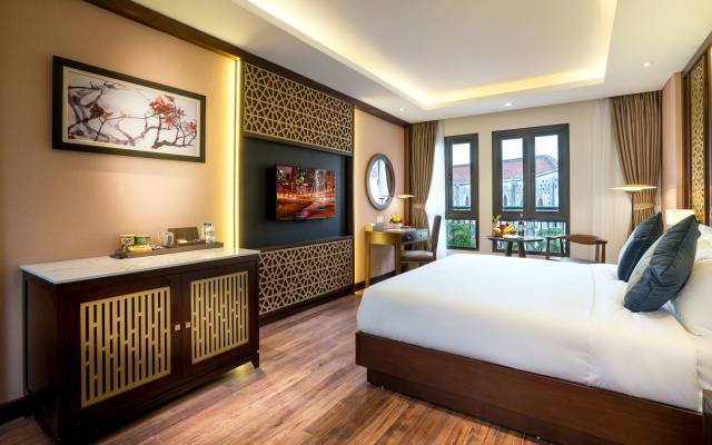 Conifer Grand Hotel