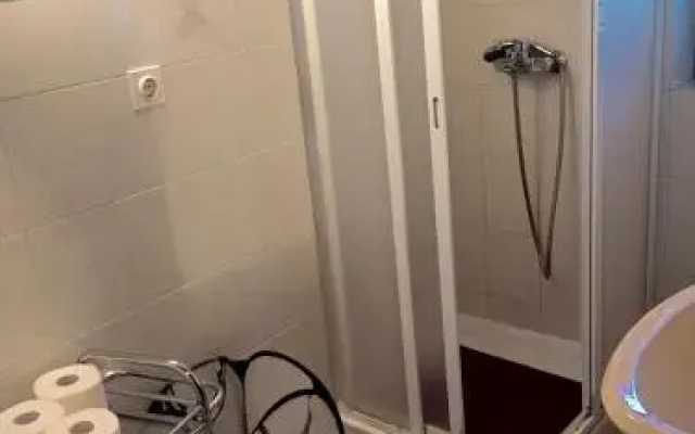 4 Roses Apartment