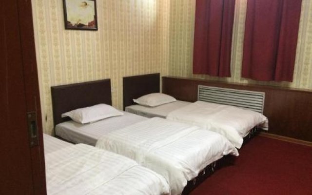 Гостиница Zolotoy Drakon Казахстан, Алматы - отзывы, цены и фото номеров - забронировать гостиницу Zolotoy Drakon онлайн комната для гостей