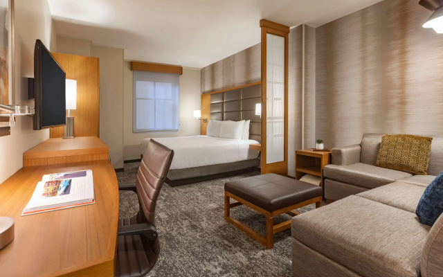Hyatt Place Houston Downtown