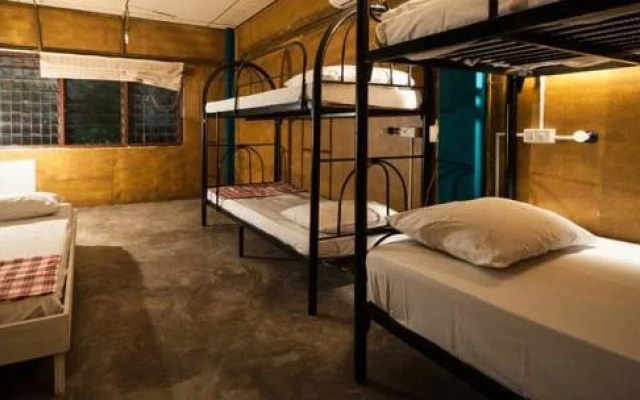 Phuket Ghetto Child Hostel