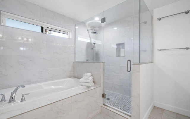 Jacuzzi and Park Bliss by HomeSlice stays