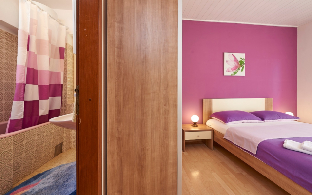 Apartment Ivo - with garden: A1 Trogir, Riviera Trogir