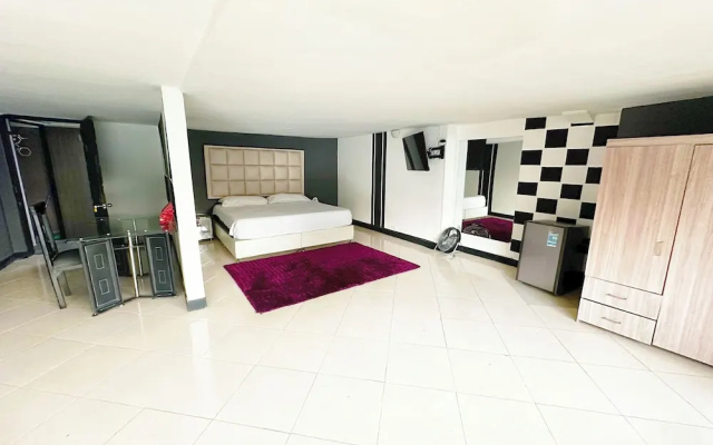 $ PROMO $ Big Rooftop Apt 10 BDRM w/Pool @Poblado