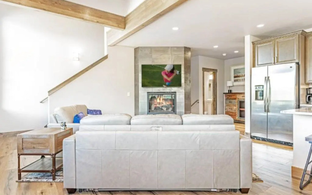 Treehouse Village 323