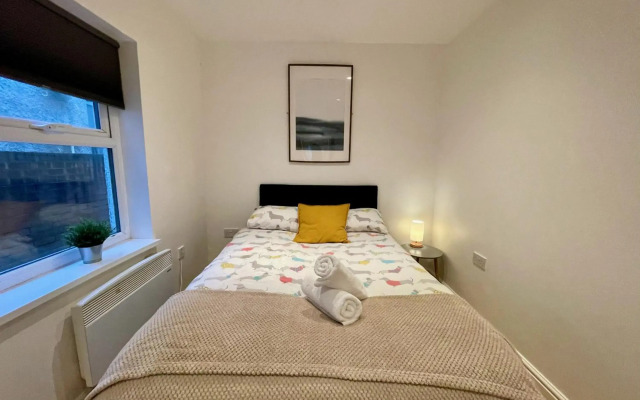 Bute Park Apartment w/ Heating + Private Bathroom