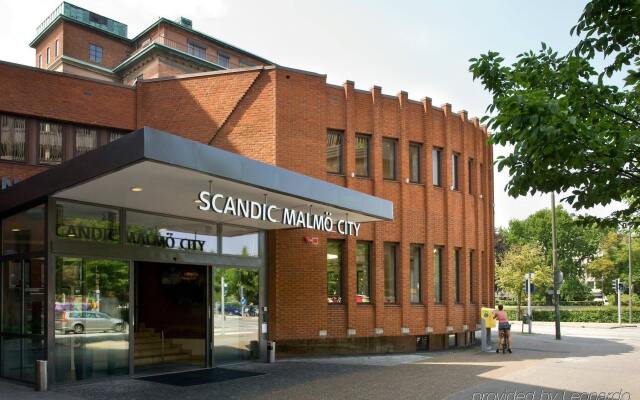Отель Scandic Malmö City Швеция, Мальме - 2 отзыва об отеле, цены и фото номеров - забронировать отель Scandic Malmö City онлайн вид на фасад