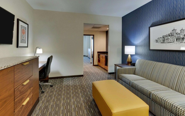Drury Plaza Hotel Tallahassee