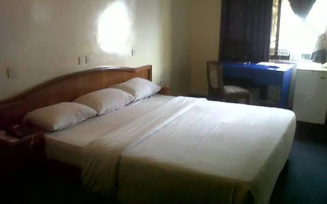 Angeles Hotel