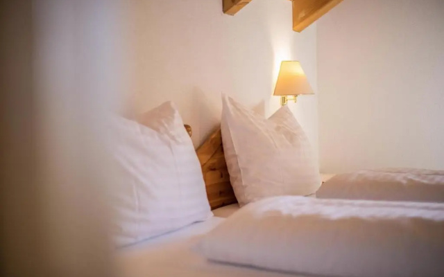Felderhof Apt 1