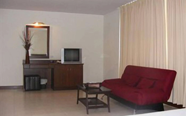 Crown Pattaya Beach Hotel