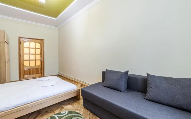 Akademika Hnatyuka Apartment