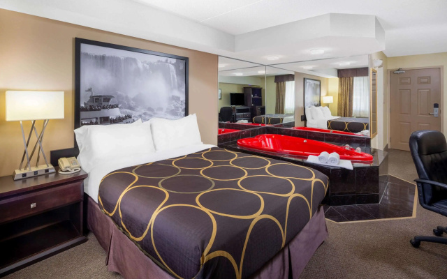 Super 8 by Wyndham Niagara Falls by the Falls