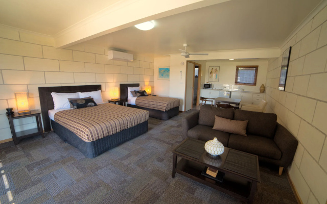 Loch Ard Motor Inn