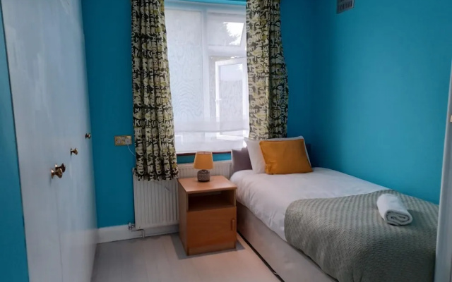 Crawley Green House - Huku Kwetu