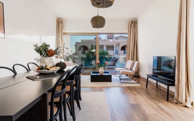 Stunning Two-bedroom Apartment With Balcony