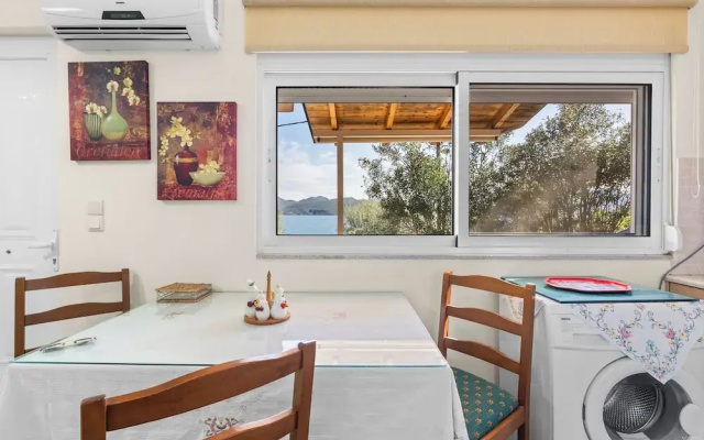 Cosy Nikiana Beach Apartment