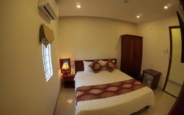 Hung Thu Hotel by ZUZU