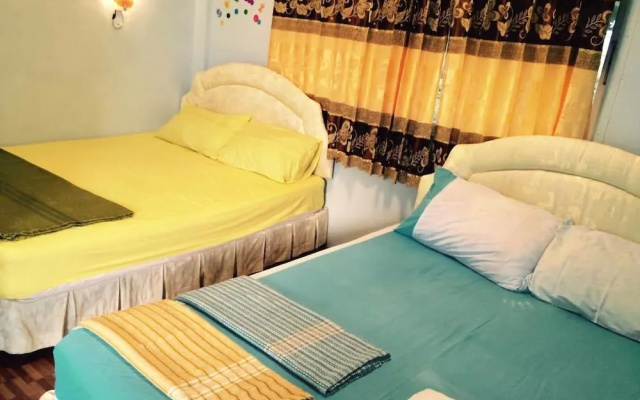Variety D-Day Hostel  Hua-Hin