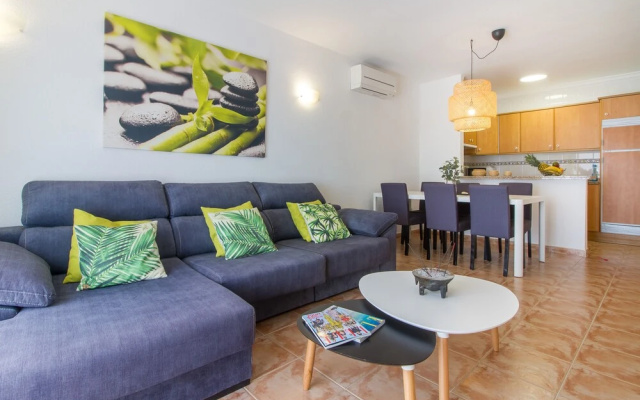 New Apartment With Charm by Robertapatments