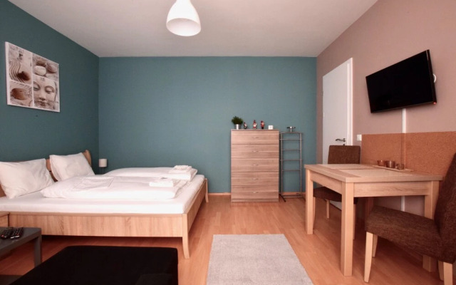 Standard Apartment by Hi5 - Garay
