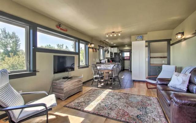 Pet-friendly Choteau Townhouse With Gas Grill!