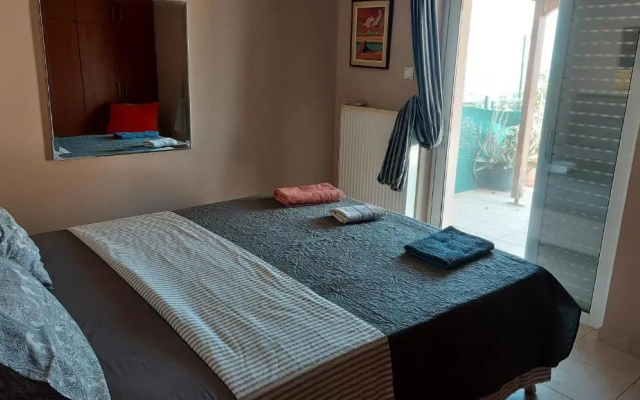Airport Friendly House 1