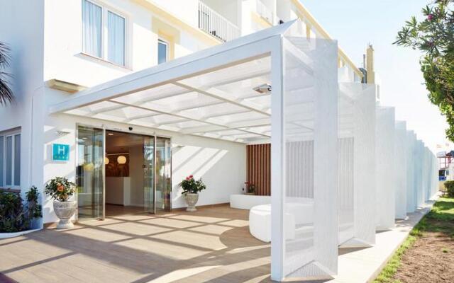 Отель SunConnect Hotel Los Delfines Испания, Кала-эн-Форкат - отзывы, цены и фото номеров - забронировать отель SunConnect Hotel Los Delfines онлайн вид на фасад