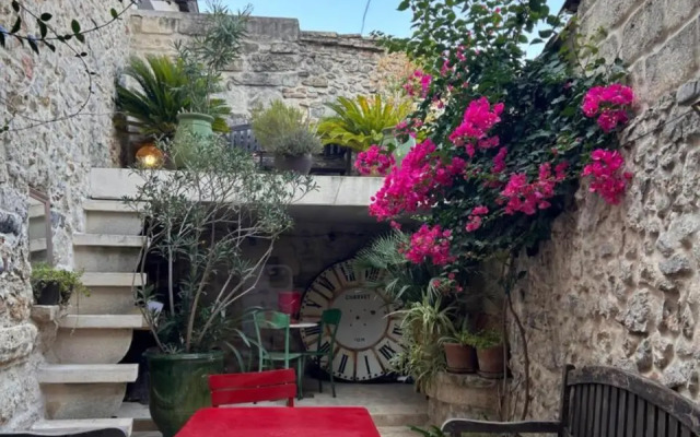 La Maison dans les remparts