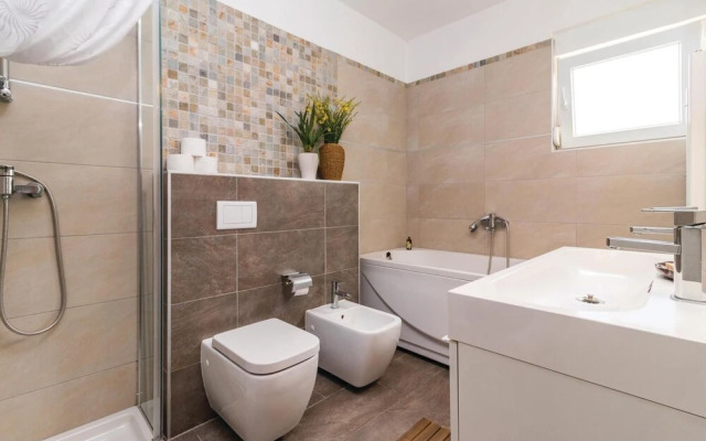 Beautiful Home in Medulin With Wifi and 4 Bedrooms